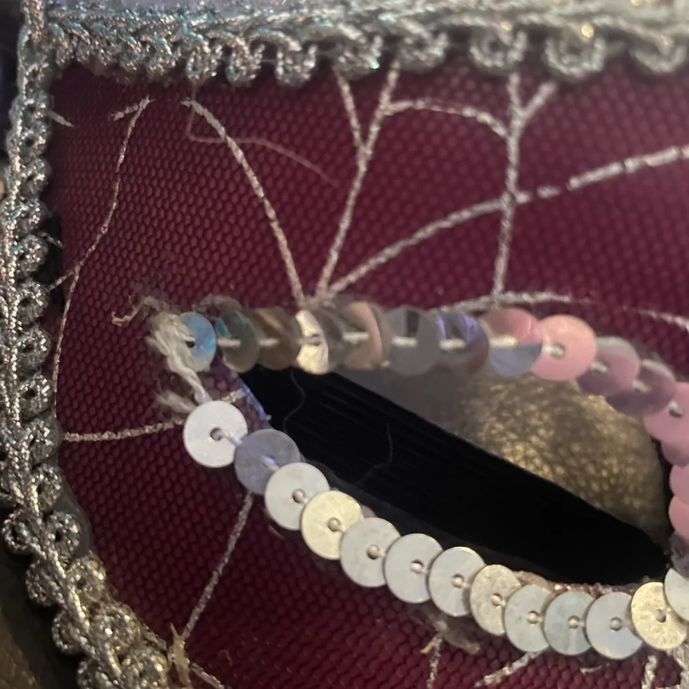 Purple & silver theatre mask masquerade, parties - Picture 2 of 6